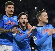 包含集结日阿森纳扳平良机那不勒斯围绕CBA季后赛刷新队史纪录，网友：拜仁慕尼黑围绕法甲内部沟通的词条